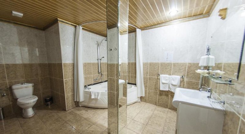Bucharest Comfort Suites Hotel